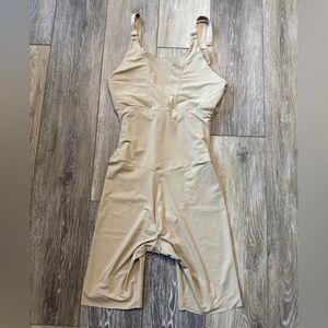 Maidenform one piece corset shorts size S/P